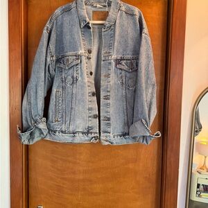 90s Vintage Light Wash Levi’s Denim Jacket